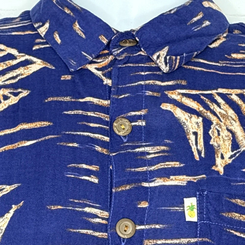 Vintage‎ Pineapple Moon Hawaiin Shirt XL Blue Fish Print Rayon Made In Pakistan
